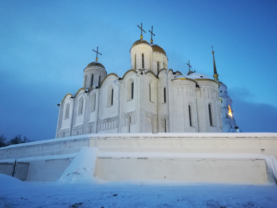 Свято Успенский кафедральный собор Владимир зима