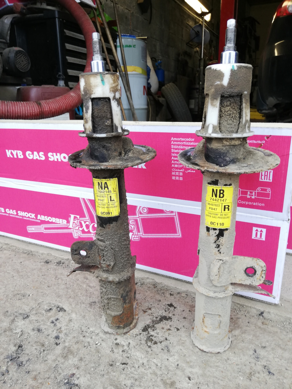 Замена стоек KYB и тормозной жидкости Nissan DOT-4 — Chevrolet Lacetti ...