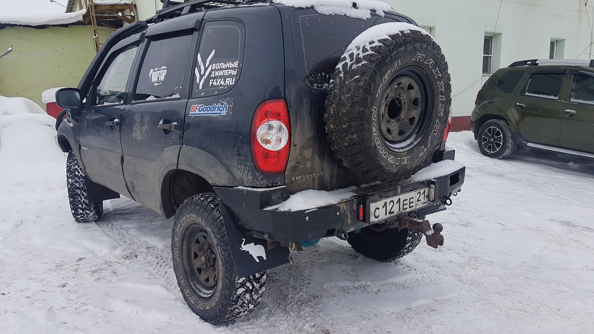 Chevrolet Niva le с силовыми бамперами