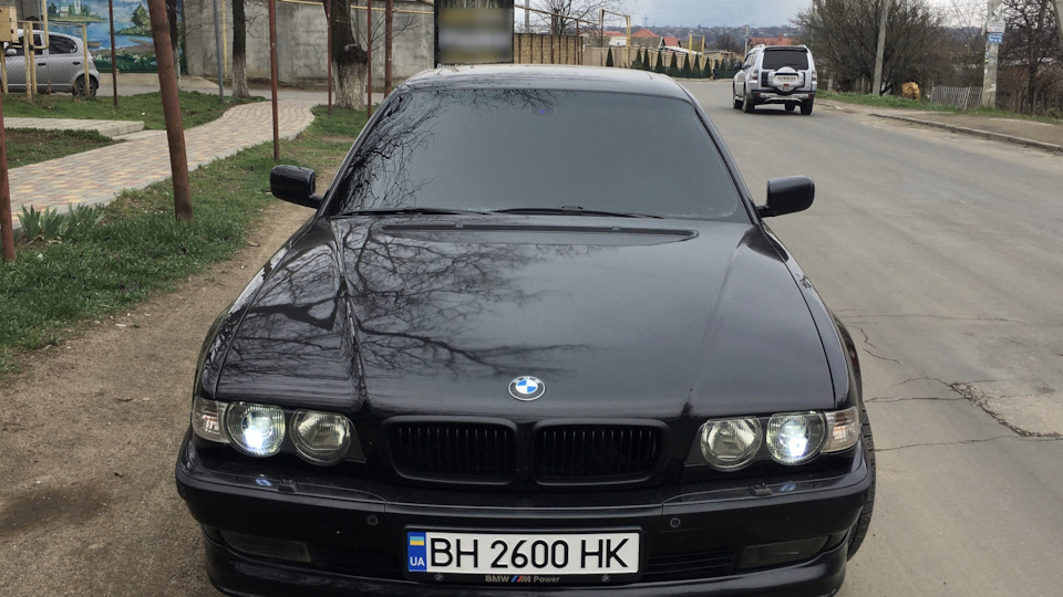BMW 7 series Individual Black Beauty