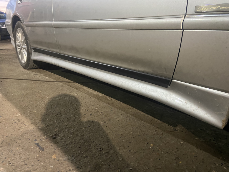 Обновление нижних молдинги дверей — Toyota Mark II (100), 2,5 л, 1998 ...