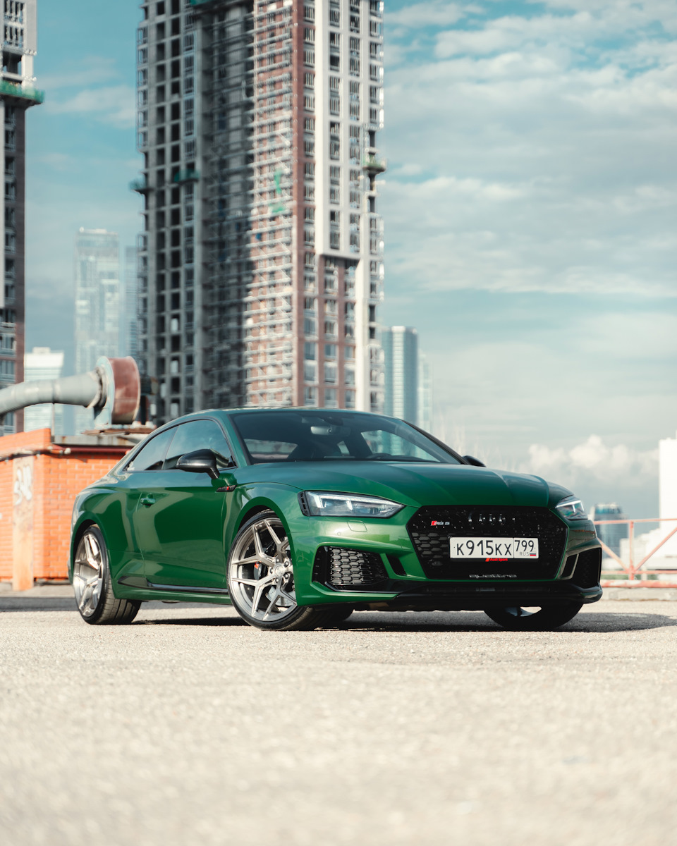 Audi rs5 бирюза