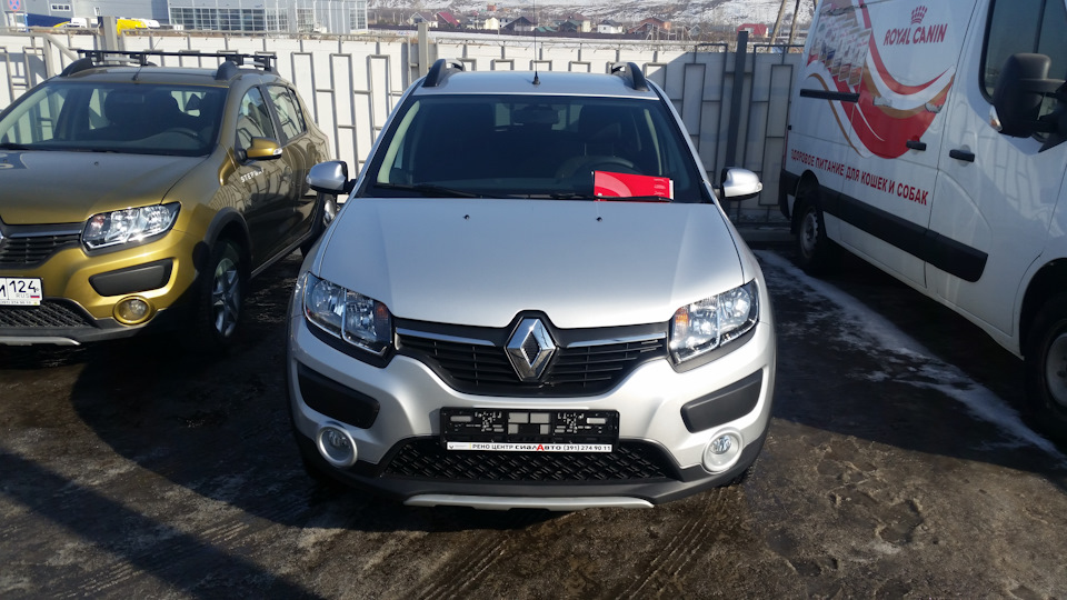 Печалька. Перегорела правая лампа ближнего света. — Renault Sandero ...