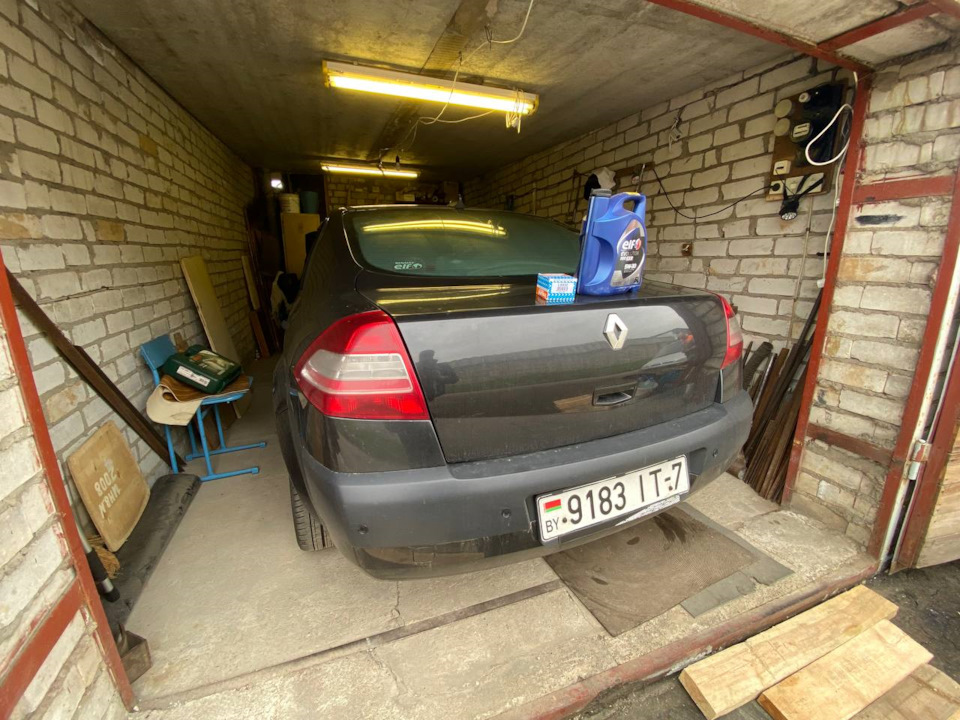 Маслофильтр (vol. 14) — Renault Megane II, 1,4 л, 2008 года | плановое ...