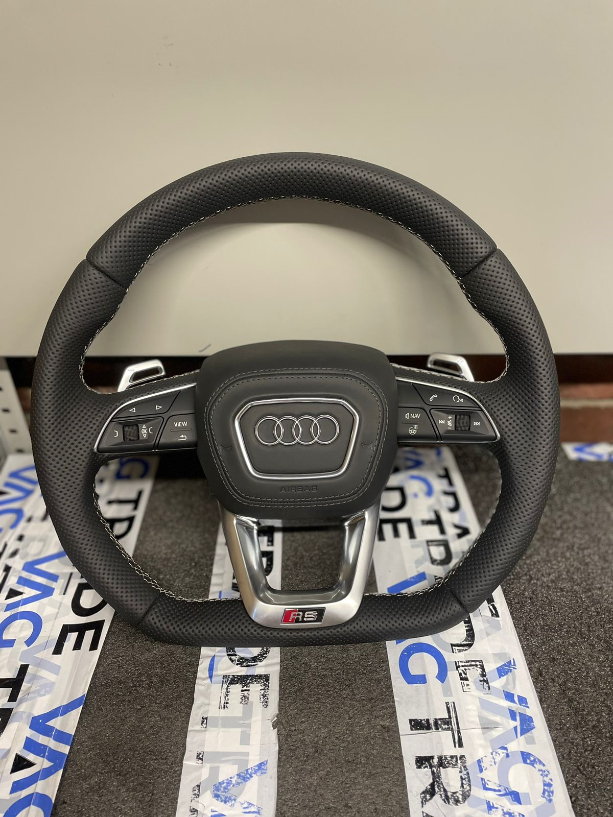Руль с переключением треков и подогревом — Audi Q5 (1G), 2 л, 2014 года ...
