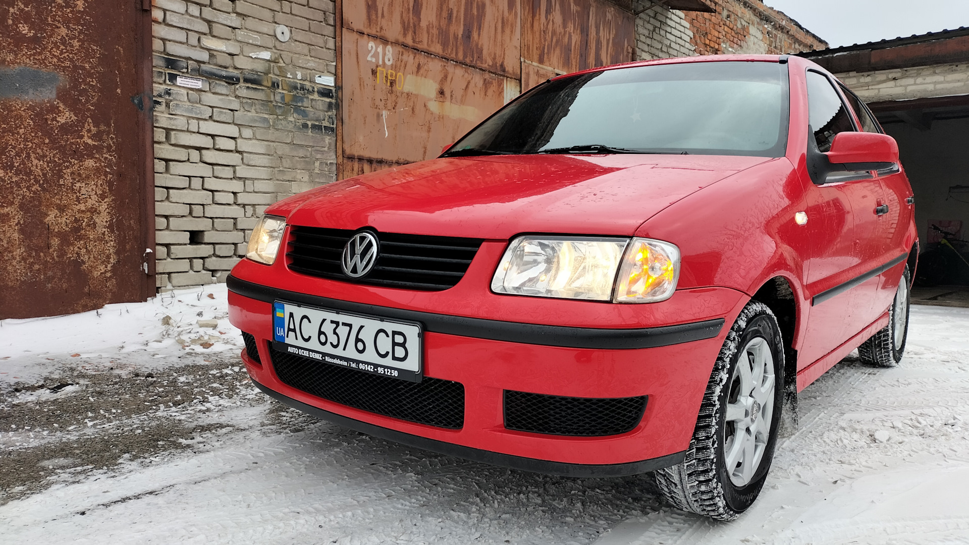 Volkswagen Polo Mk3 1.0 бензиновый 2000 | Яркий на DRIVE2