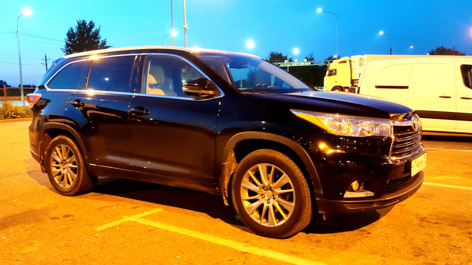 Toyota Highlander xu50