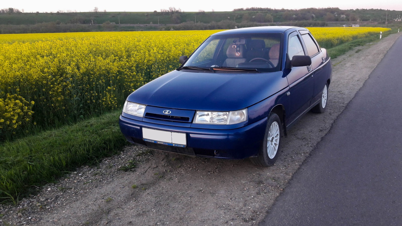 Ваз 21102. Lada 21102. Автомобиль ВАЗ 21102.