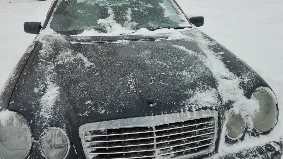 Значок капота, чистка форсунок лобового стекла, боковых водостоков под ...