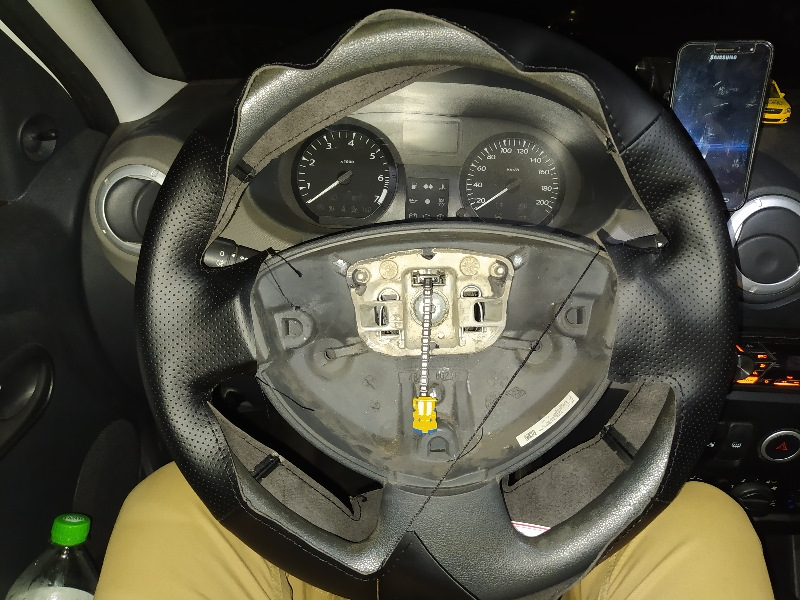 Оплетка руля от фирмы китай рулит — Lada Ларгус, 1,6 л, 2018 года ...