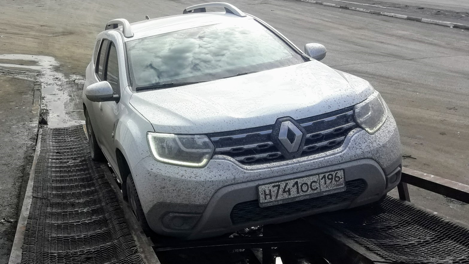 Опасная бесплатная эстакада Екатеринбург. — Renault Duster (2G), 1,5 л,  2021 года | эвакуация | DRIVE2