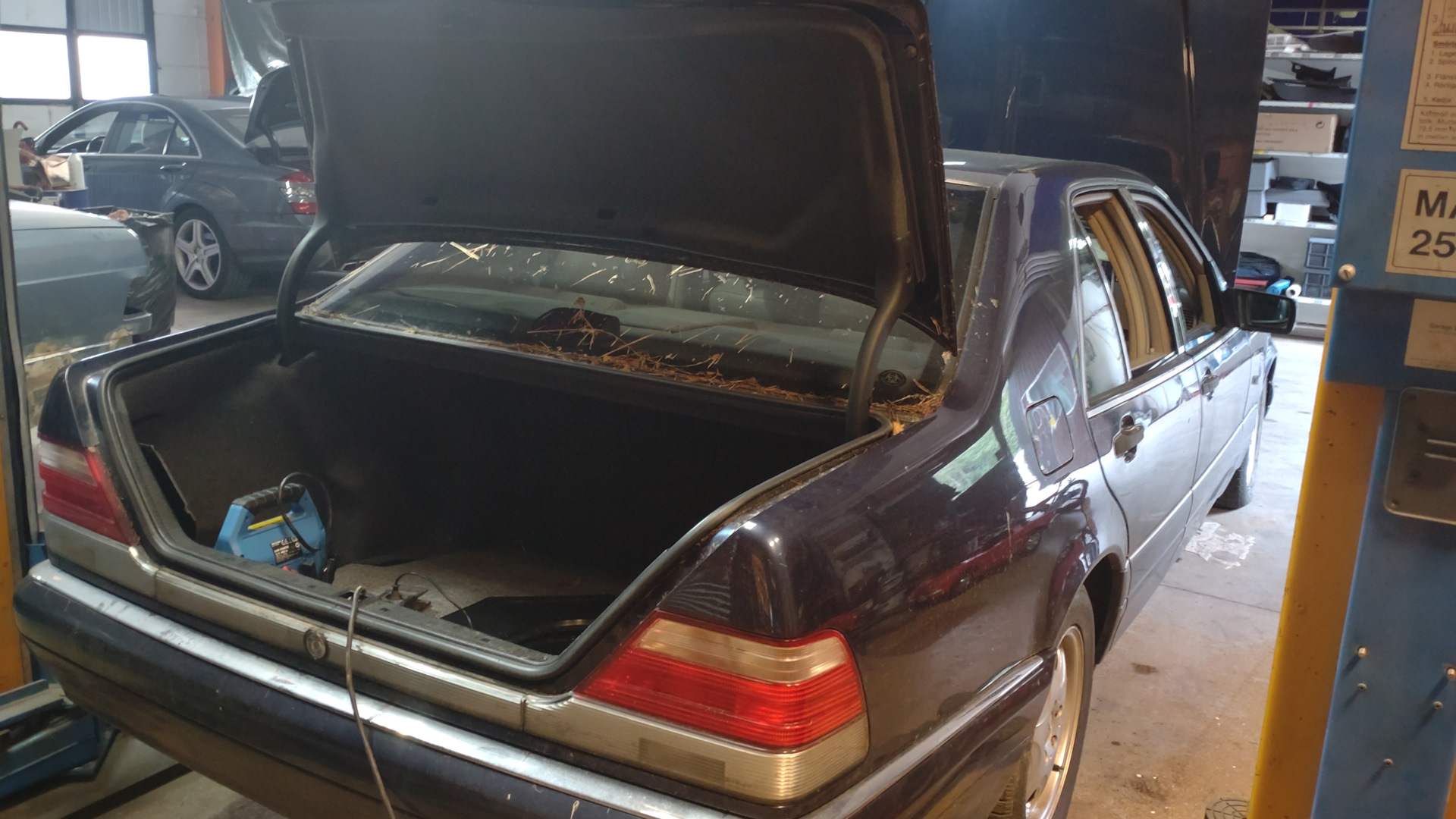 Mercedes-Benz S-Class (W140) 3.2 бензиновый 1998 | Кабан на DRIVE2