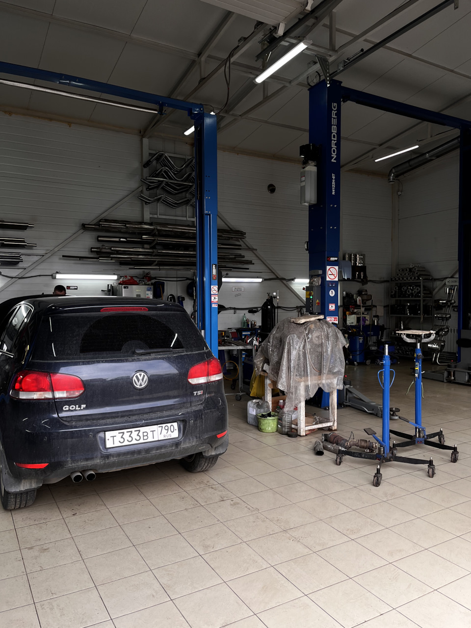 удаление резонатора GOLF 6 — Volkswagen Golf Mk6, 1,4 л, 2012 года ...