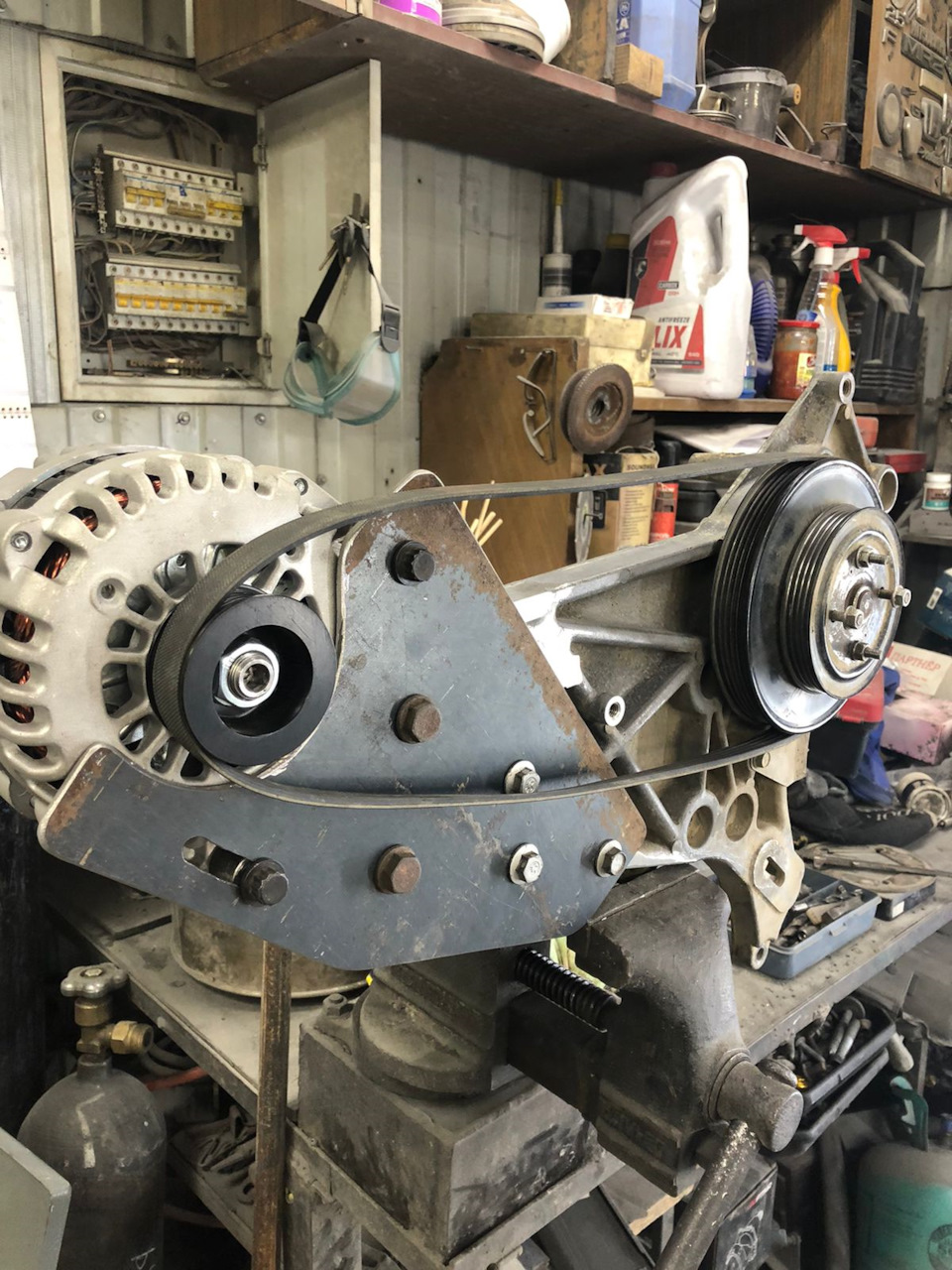 Перенос генератора наверх 6G74 — Mitsubishi Pajero (2G), 1993 года ...