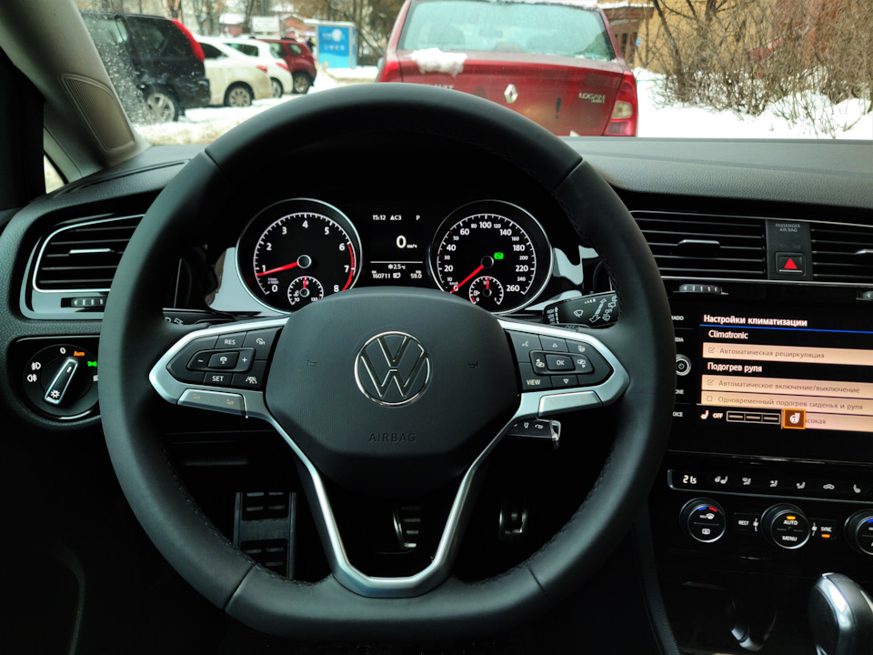 Такая приборка была установлена с завода. — Volkswagen Golf Mk7