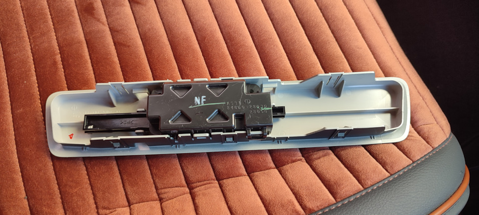 Ищем что гремит в левое ухо! #мояпогремушка — Toyota Noah (3G), 2 л ...