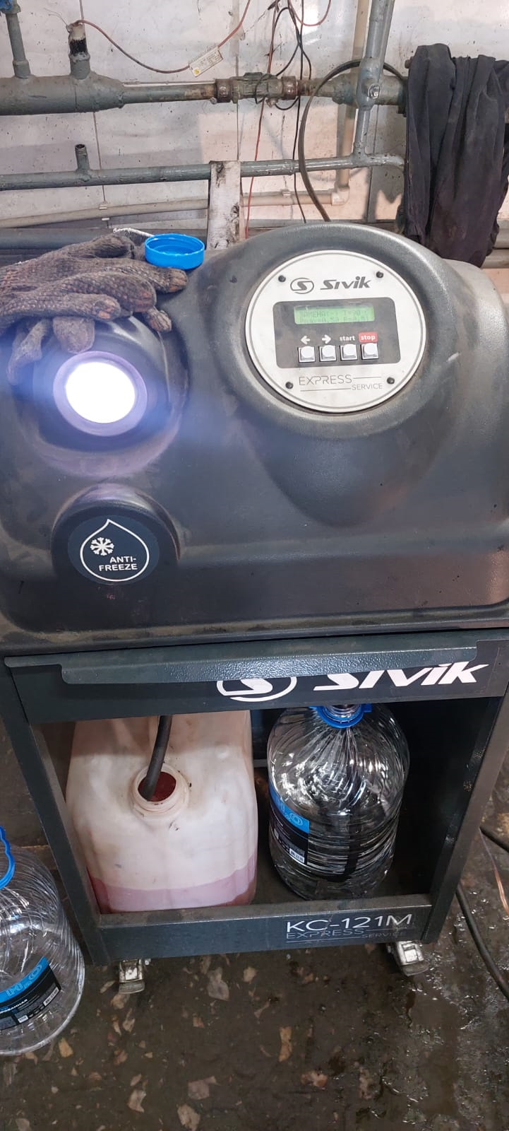 Замена антифриза аппаратом — Lada Гранта (2G) FL, 1,6 л, 2019 года ...