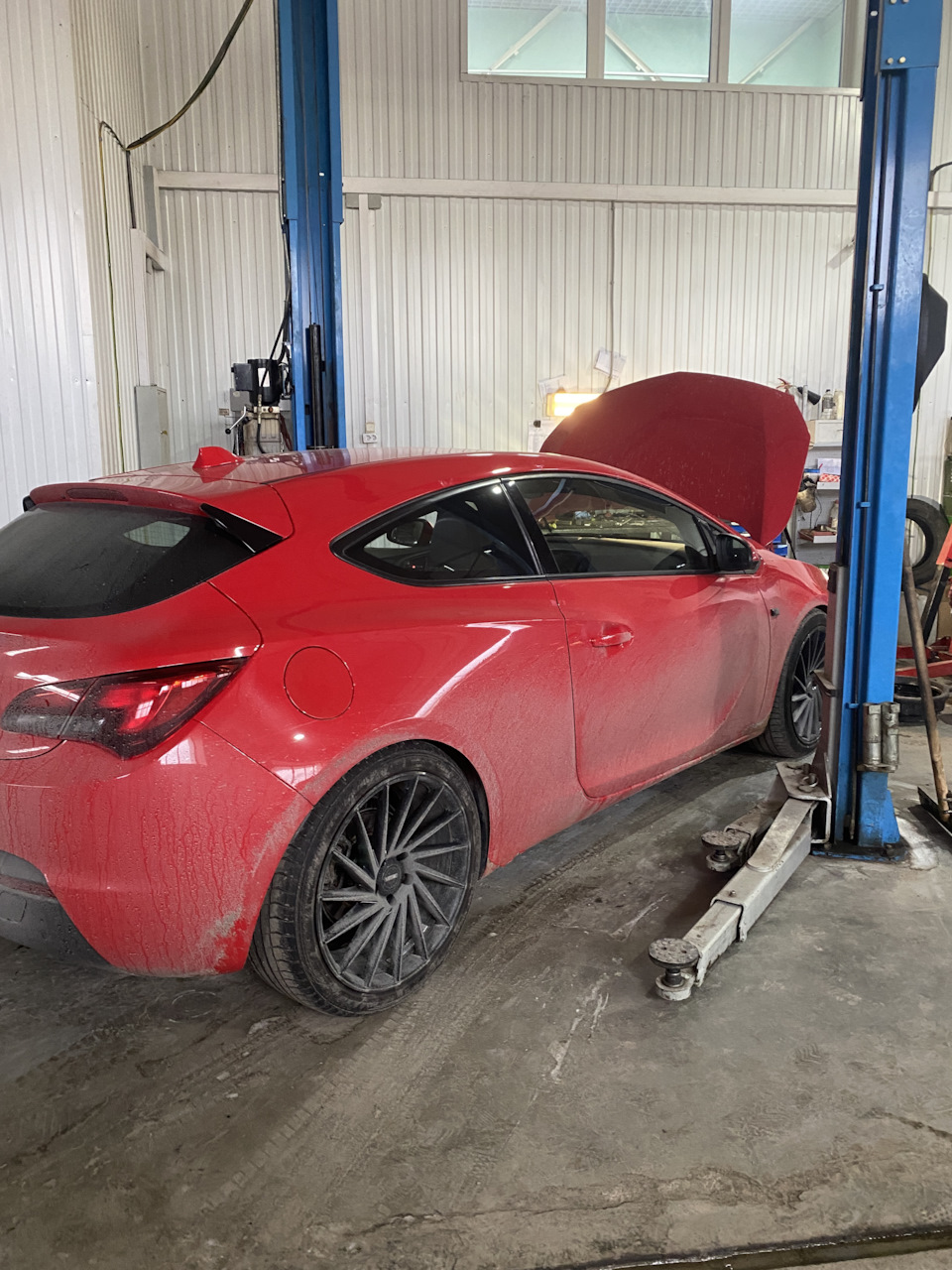 Замена клапанной крышки — Opel Astra J GTC, 1,8 л, 2013 года | визит на ...