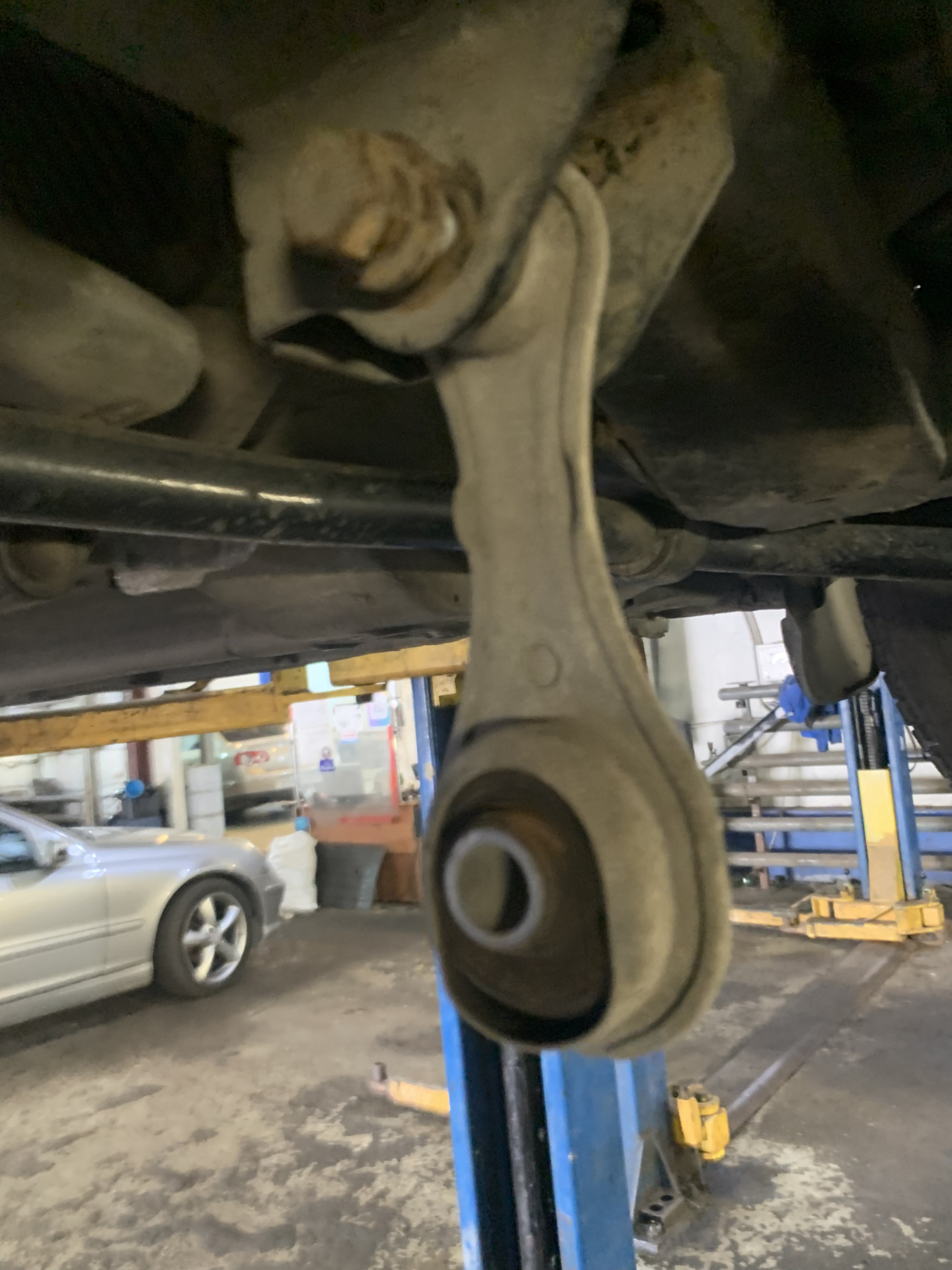 Усиленная подушка двигателя. Ужасная вибрация. — Lada Ларгус, 1,6 л ...