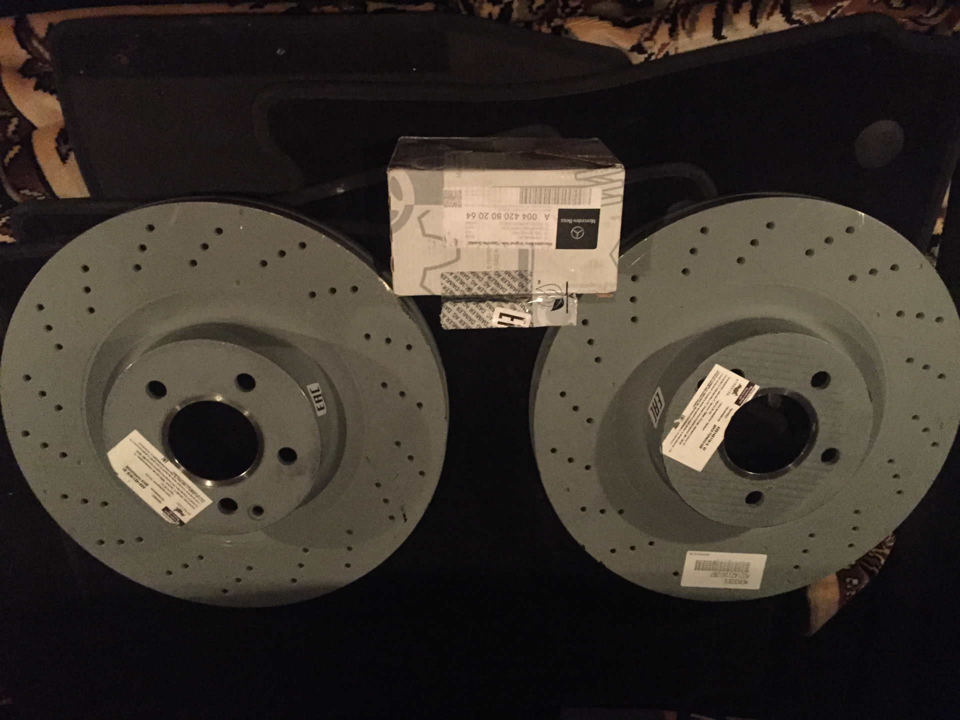 Диски mercedes x164. Тормозные диски мерседес 221. Тормозные диски мерседес с 221. Тормозные диски мерседес. Волнистый тормозной диск мерседес.