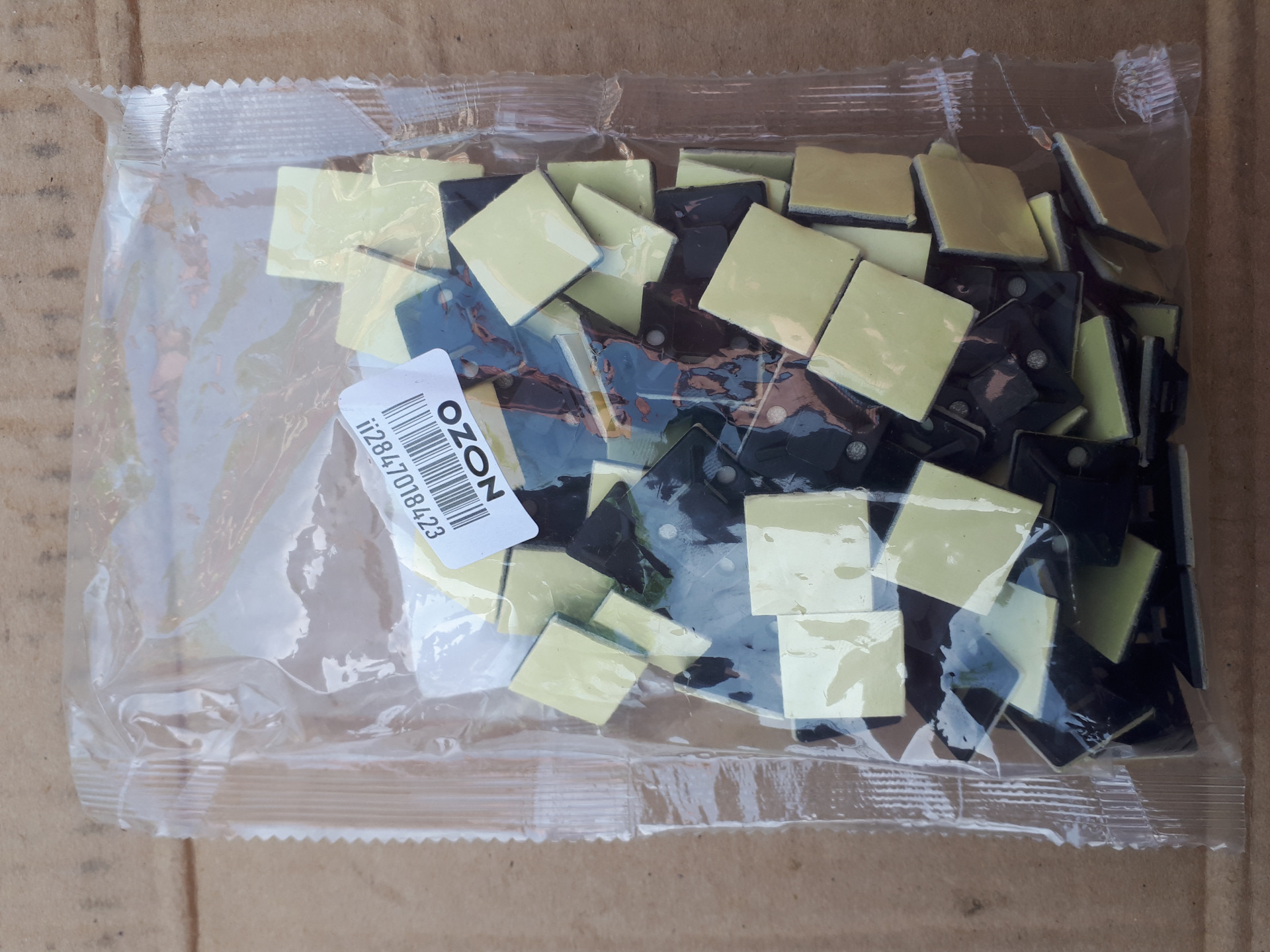 Площадка самоклеящаяся 20?20мм черная — Lada Приора седан, 1,6 л., 2017 ...