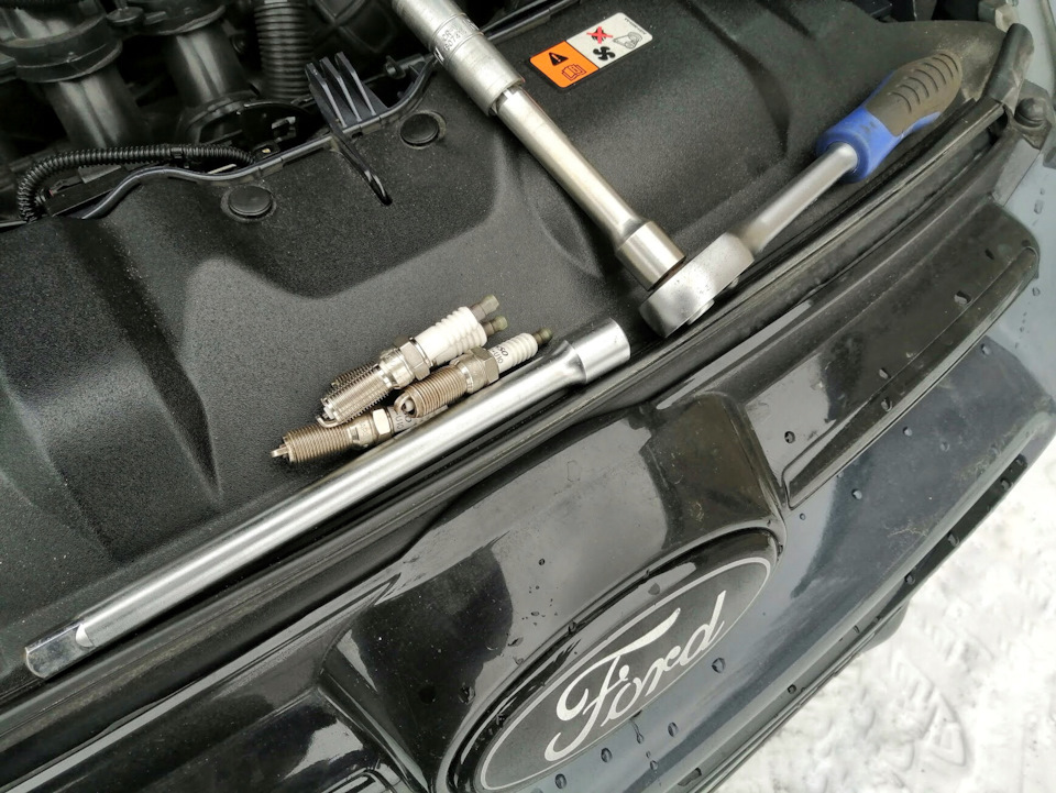 Джакартовские свечки. — Ford Focus Hatchback III