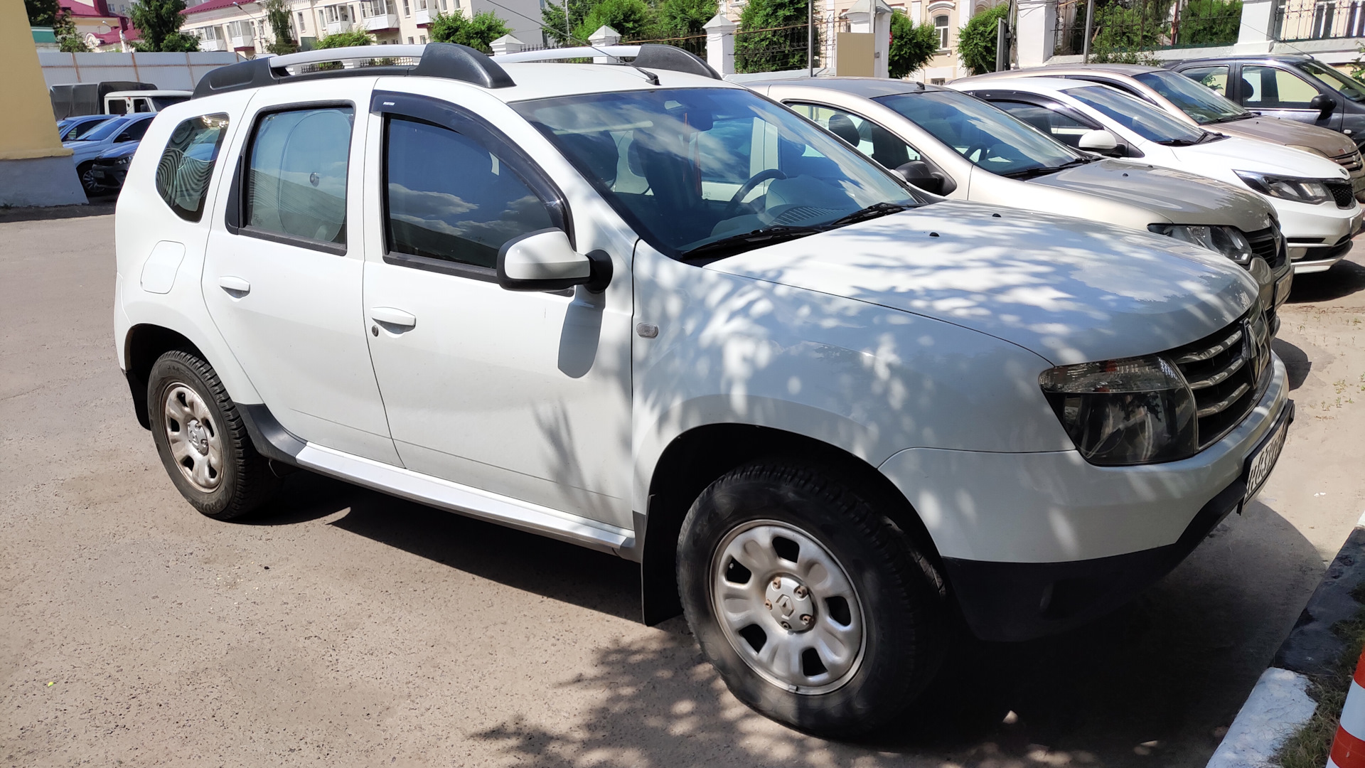 Renault Duster (1G) 1.6 бензиновый 2014 | Белый Бегемот на DRIVE2