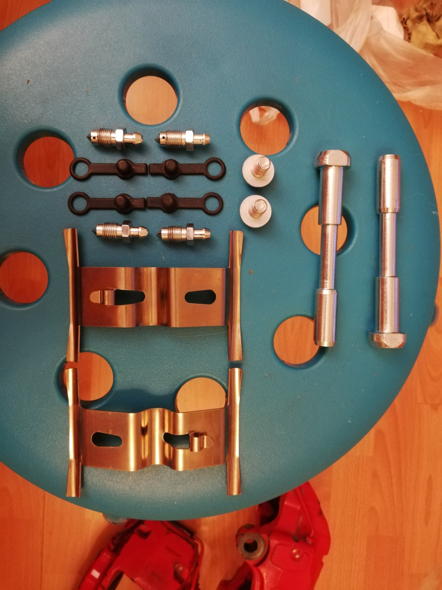 21. Ремкомплект для суппортов Brembo Z18 — Volkswagen Touareg (2G), 3 л ...