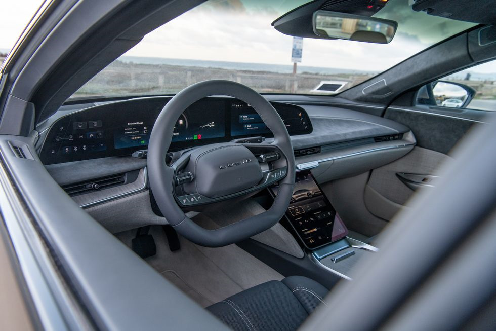 Lucid air dream edition. Lucid Air 2022. Электромобиль Люсид 2022. Lucid Air Dream Edition 2022. Lucid Air 2022 салон.