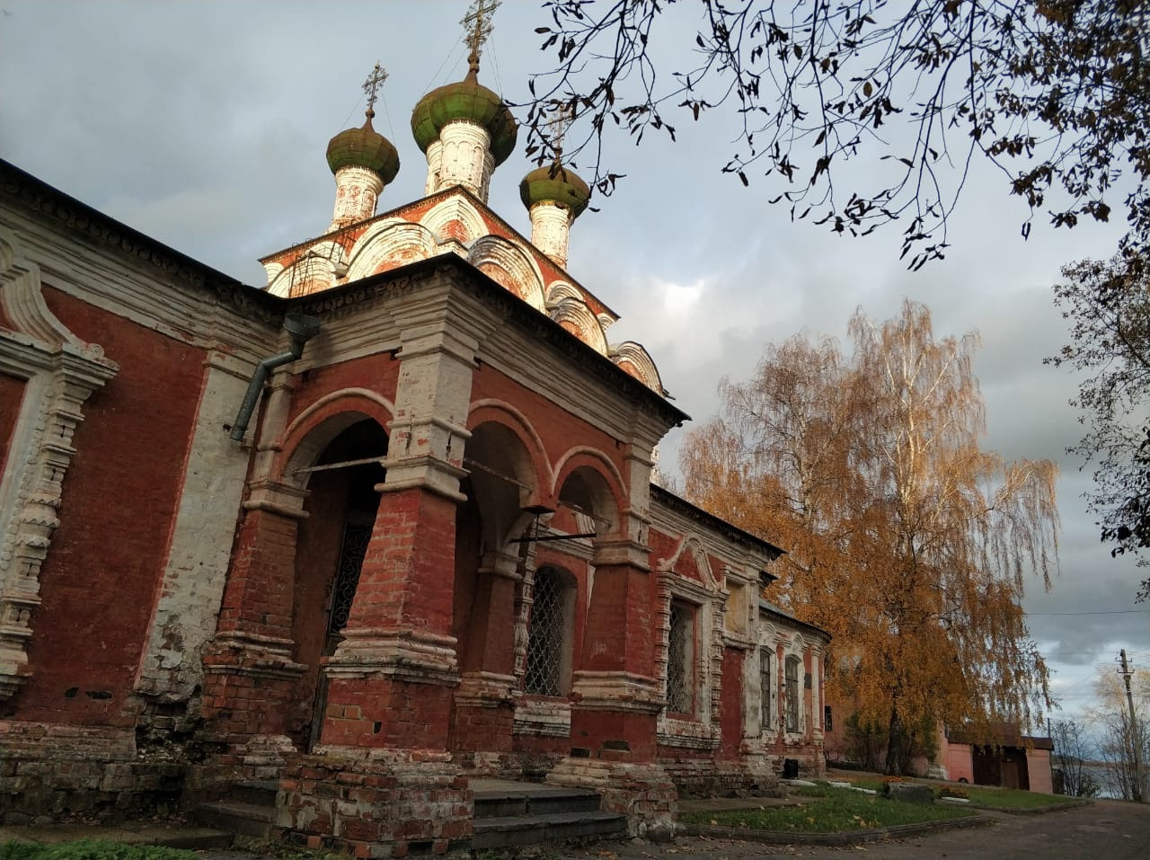 Барахолка тверская область. Воскресенская Церковь (Осташков). Вальский столп Осташков. Краеведческий музей Осташков.