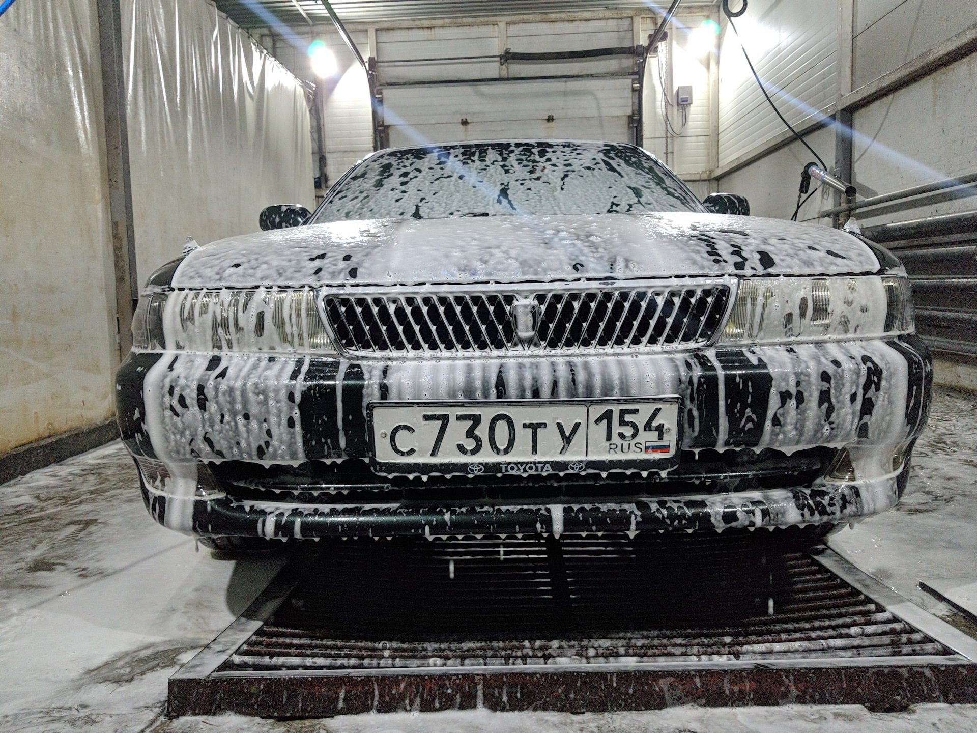 Ну а как же не сфоткать на мойке ))) — Toyota Chaser (90), 2,5 л., 1993 ...