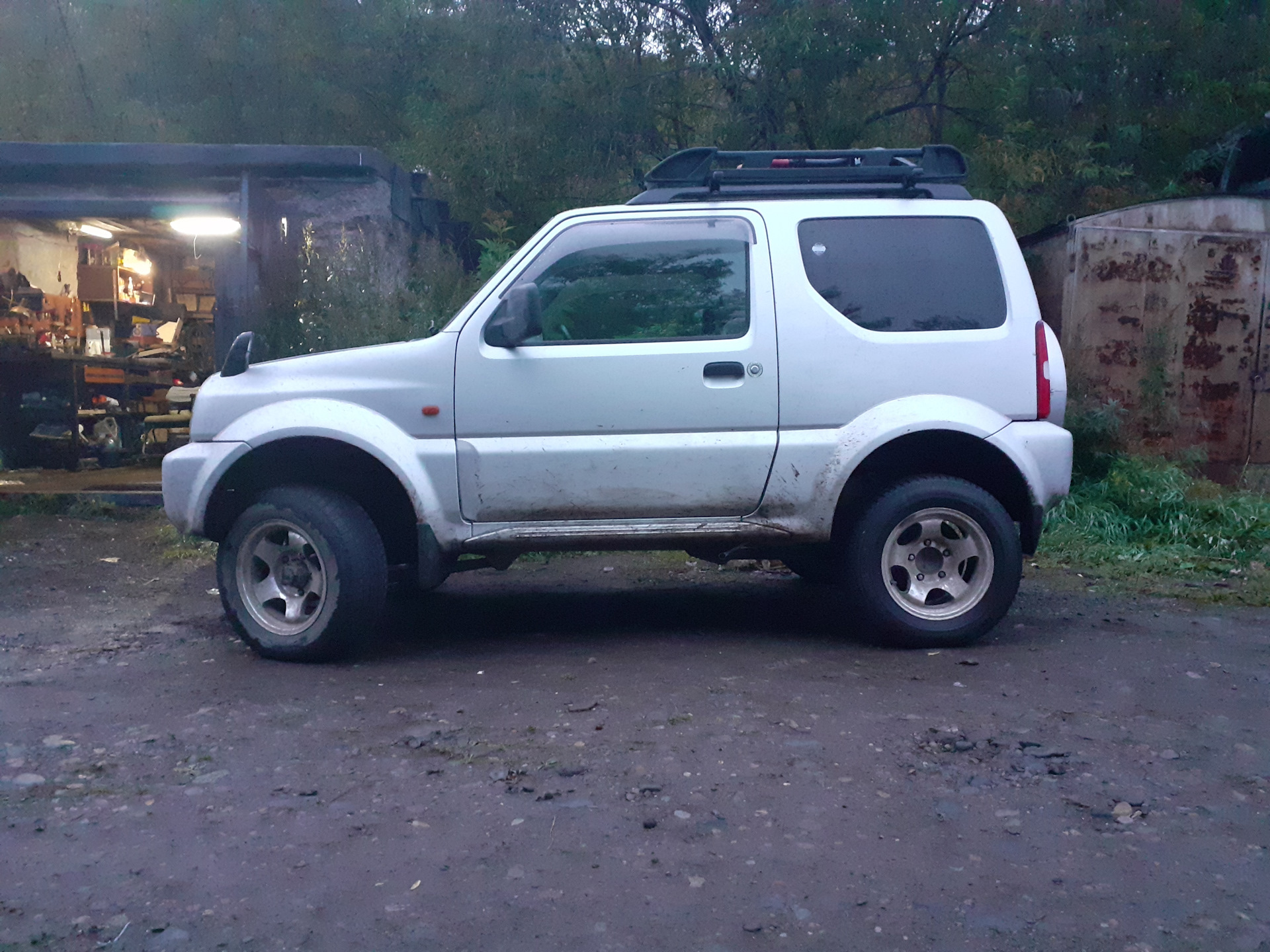 Suzuki Jimny серый