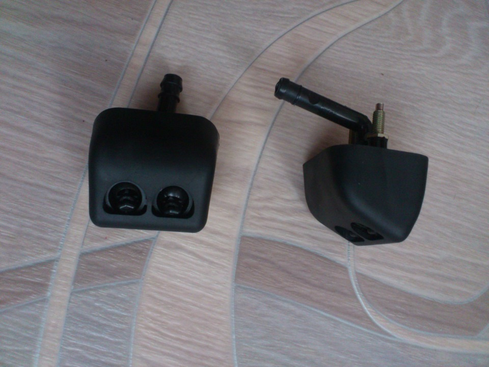 Форсунка омывателя фар митсубиси паджеро. Паджеро 3 омыватели фар. Паджеро 3 омыватели фар. Омыватели фар pajero 2. Омыватели фар паджеро 3.