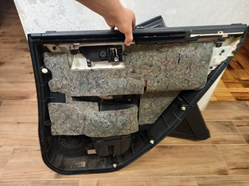 Бюджетная шумка передних дверей — Renault Koleos (1G), 2,5 л, 2008 года ...