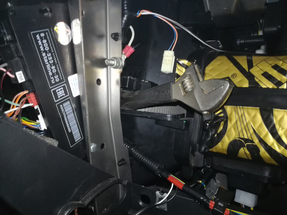 Располовинил корпус и зафиксировал ключем — Lada Гранта Лифтбек (2G)