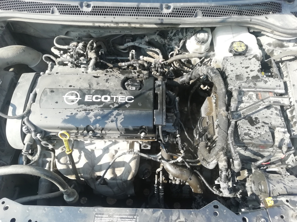 Штуцер подогрева дроссельной заслонки Opel Astra — Opel Astra J, 1,6 л ...