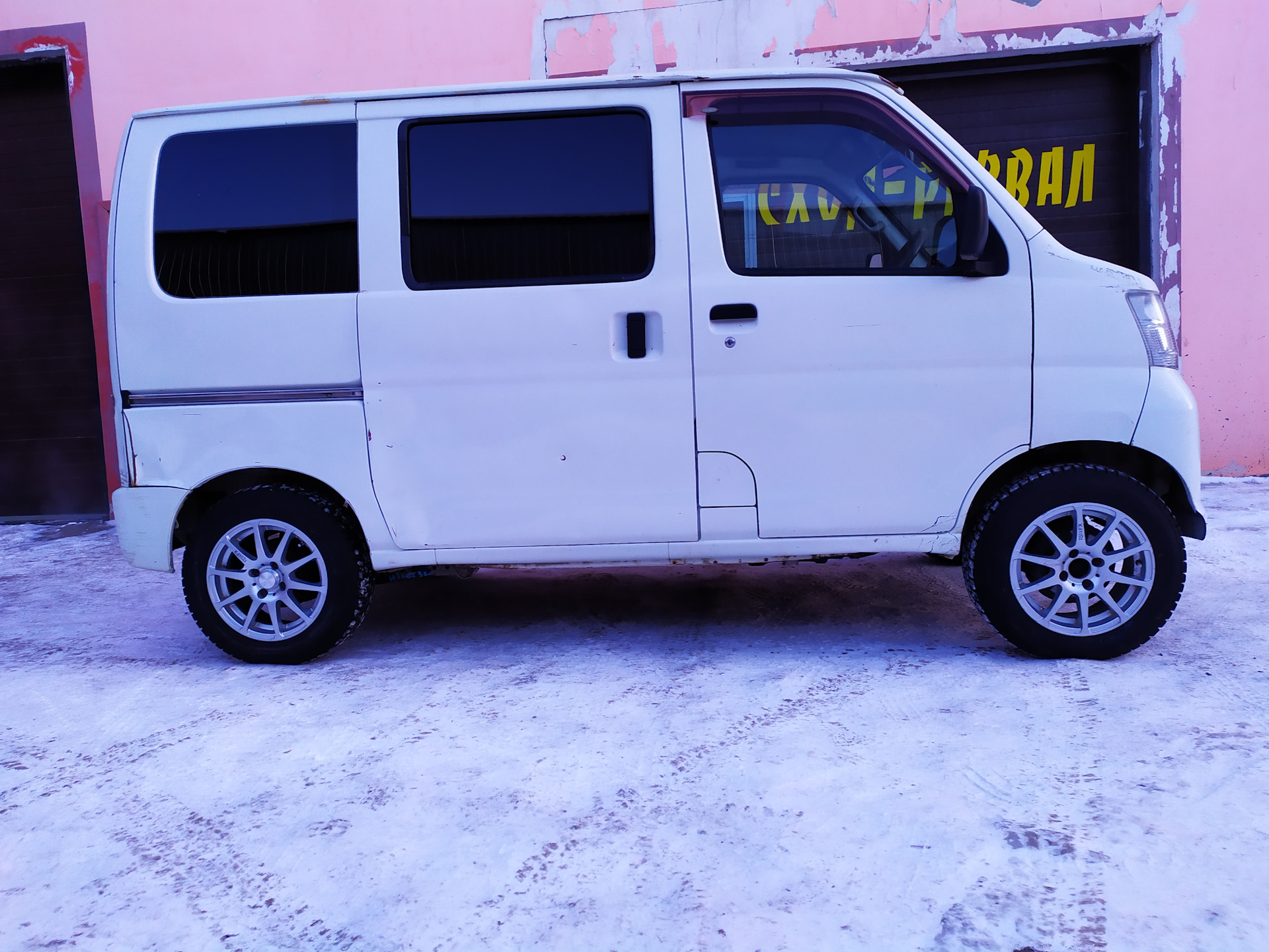 Дайхатсу клиренс. Daihatsu Hijet 2021. Проставки Дайхатсу Хайджет. Daihatsu Hijet 2007. Daihatsu Hijet s320.