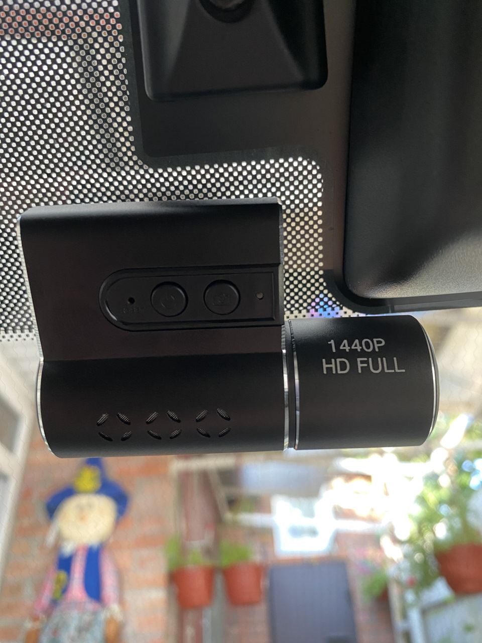 Так наклеил на стекло — Changan CS35 Plus (1Gf)