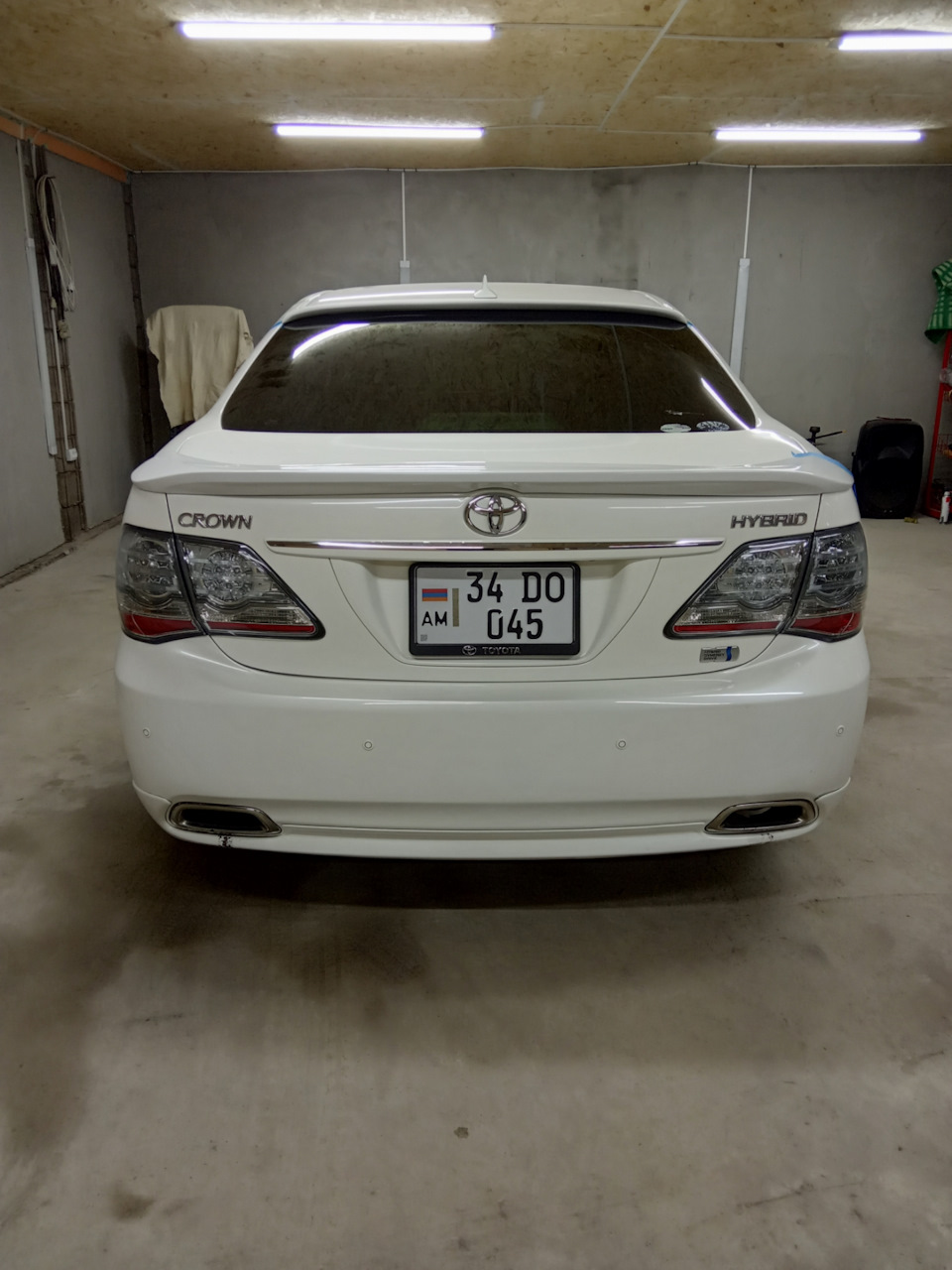 Покраска и установка спойлеров на заднее стекло и на крышку багажника ...