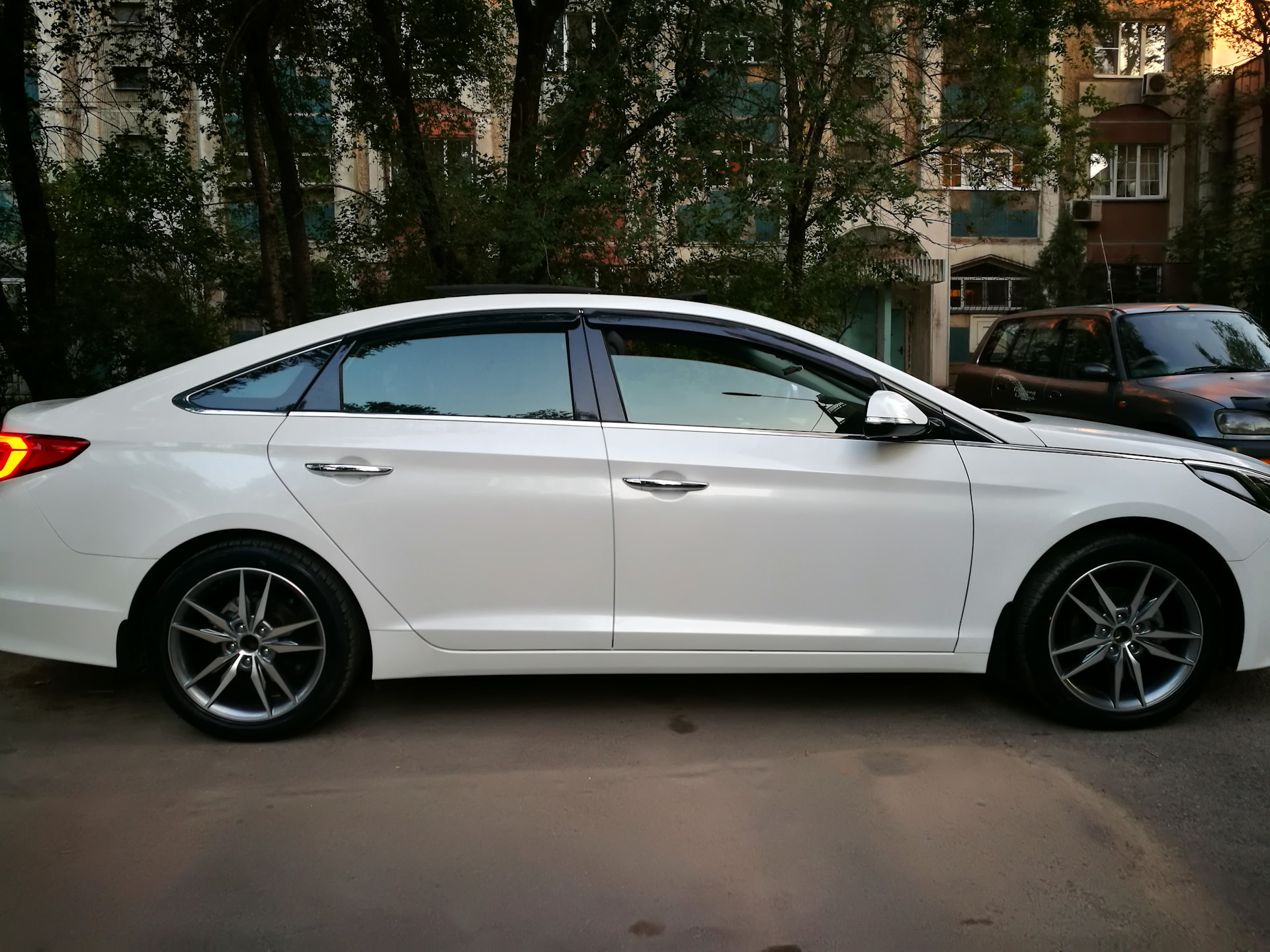 Диски соната. Hyundai Sonata диски r17 2017. Sonata r18. Sonata LF диски 18r. Hyundai Sonata, 2016 на дисках.