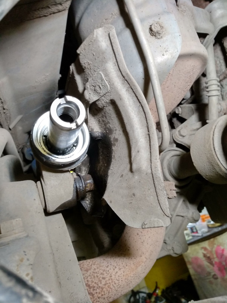 Ремонт рулевой рейки. Ч. 1. Снятие и разбор. — SsangYong Actyon (2G), 2 ...