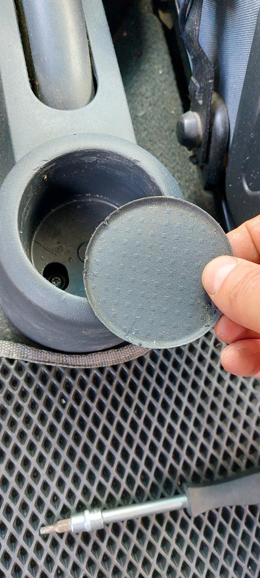 Подтяжка ручника — Mitsubishi Colt VI, 1,1 л, 2004 года | своими руками ...