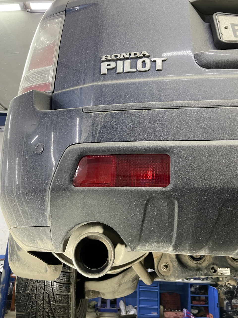 Замена стекла задней левой противотуманки — Honda Pilot (2G), 3,5 л ...