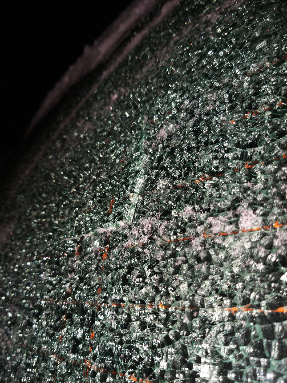 Лопнуло заднее стекло — Peugeot 407, 2 л, 2004 года | поломка | DRIVE2