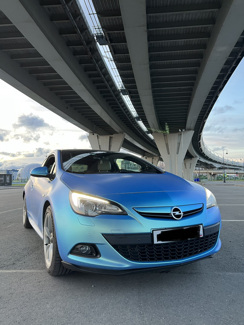 Opel Astra j GTC РЎ Р»СЋРєРѕРј