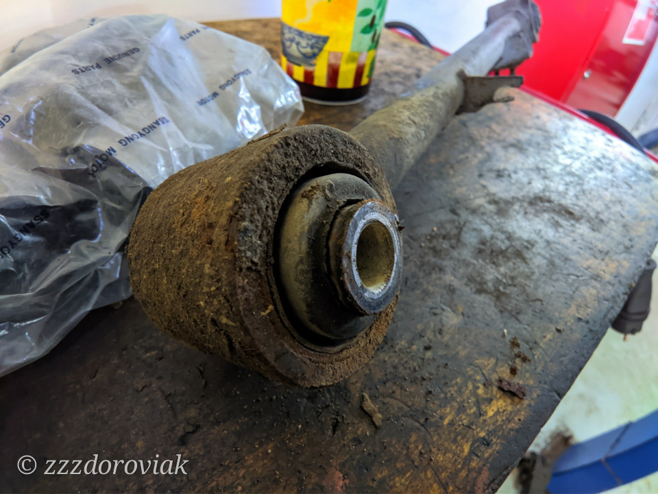 Замена сайлентблоков на тягах моста — ТагАЗ Tager 3D, 3,2 л, 2008 года ...