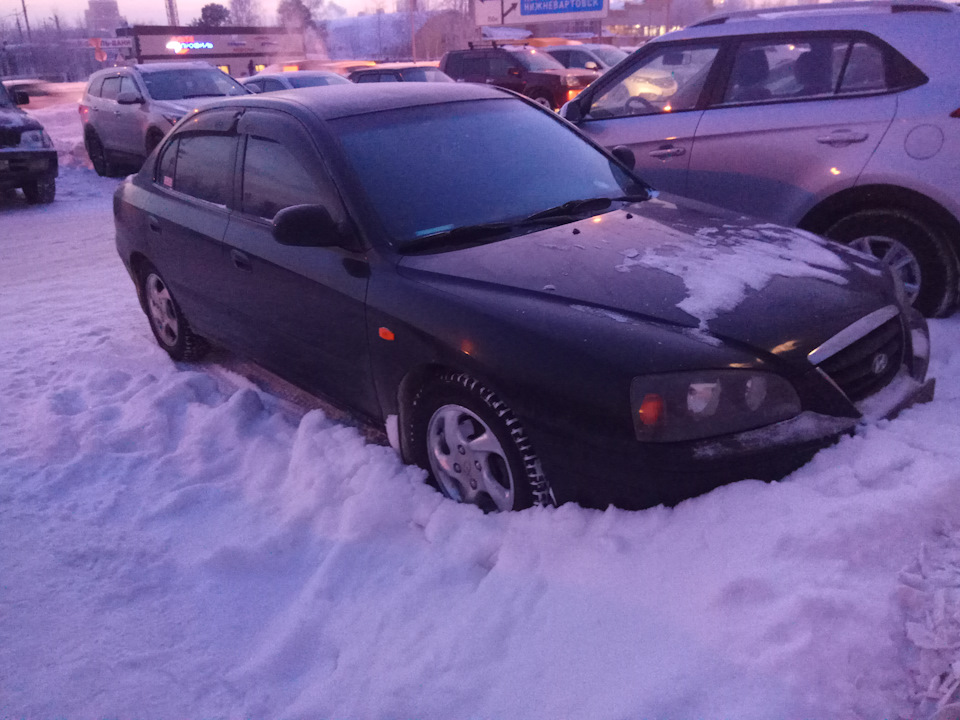 совсем не чистят парковку… — Hyundai Elantra (3G)