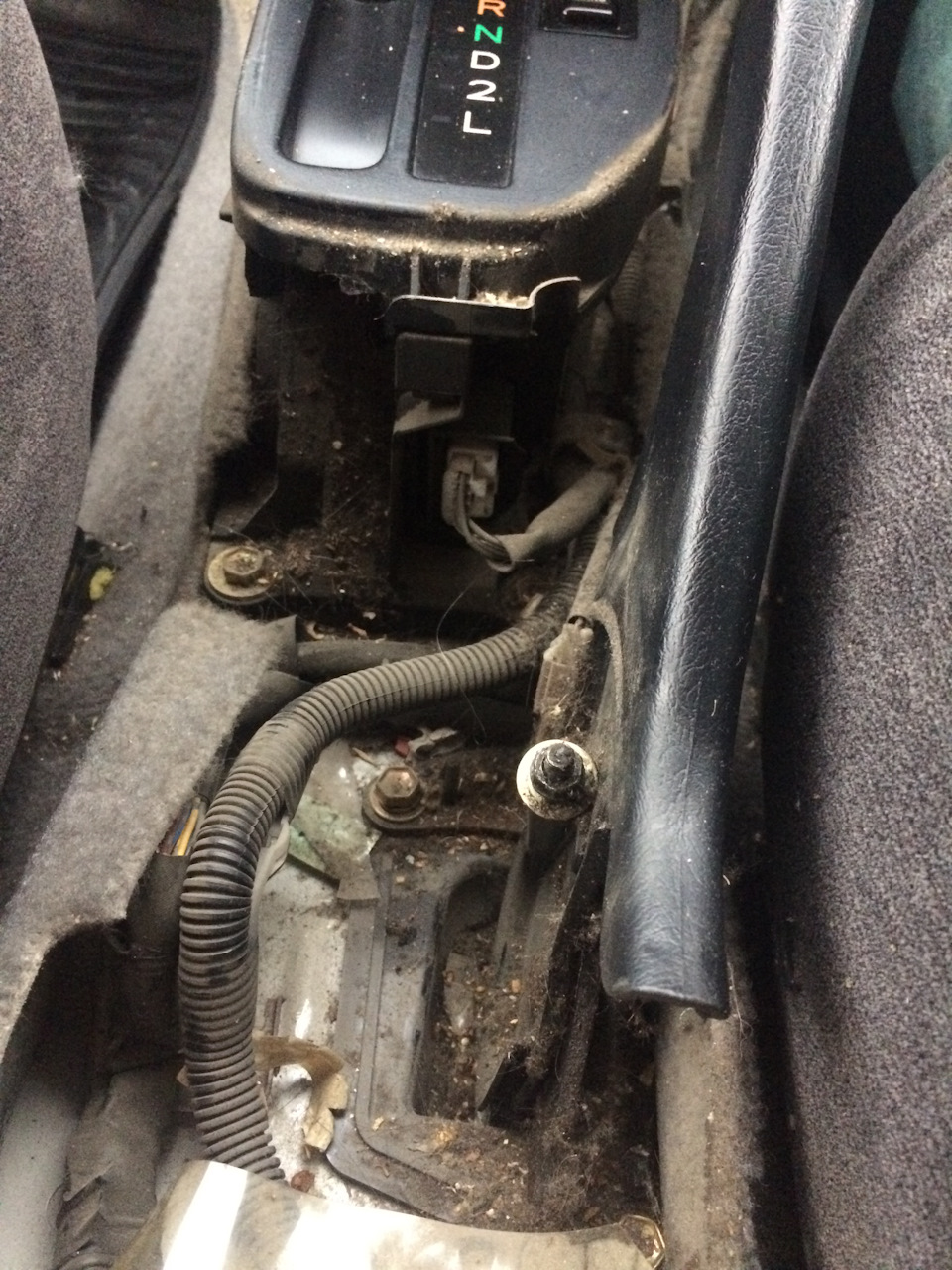 HkAAAgM1FeA 960 Как отрегулировать ручник на калдине