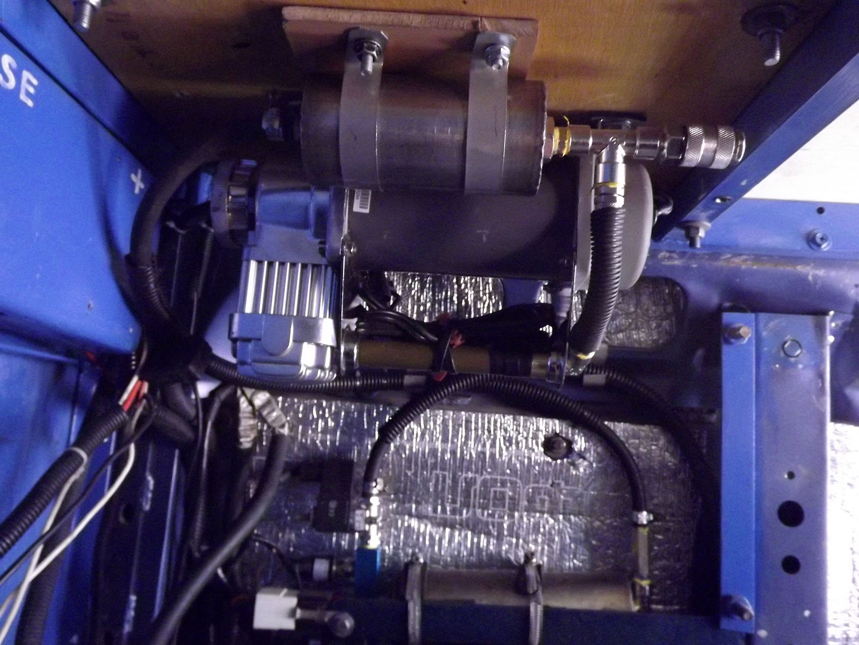 Пневмосистема на месте — ГАЗ Соболь 4х4, 2,3 л, 2008 года | своими ...