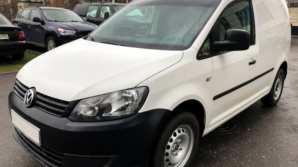 Volkswagen caddy дизель. Фольксваген Кадди 2012. Caddy белый в Ташкенте.